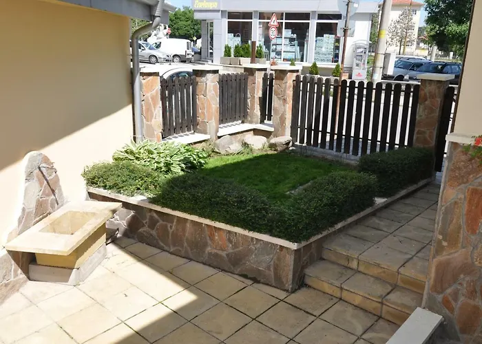 ирис * Kjustendil